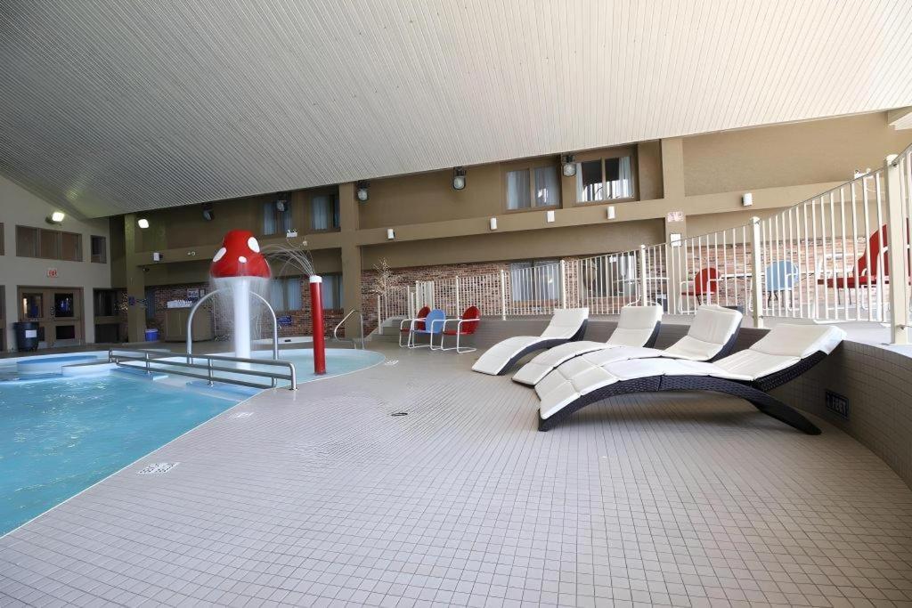 Medicine Hat Inn & Suites Екстериор снимка