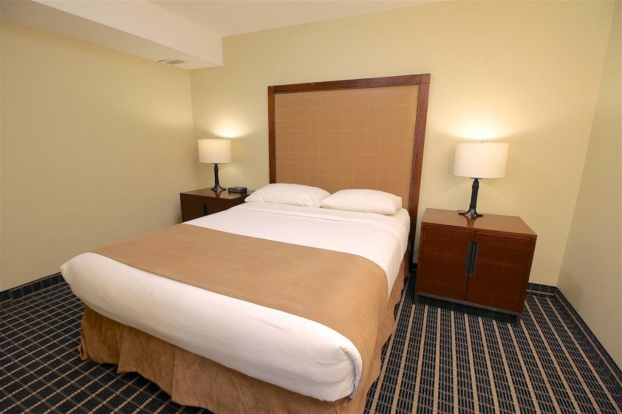 Medicine Hat Inn & Suites Екстериор снимка
