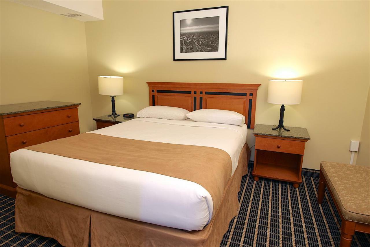Medicine Hat Inn & Suites Екстериор снимка
